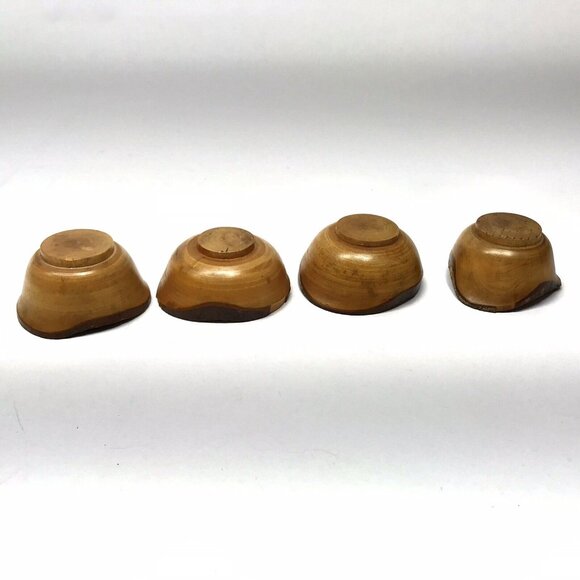 Set of 4 Vintage Miniature Handmade Wood Bowls? Engraved - Picture 6 of 6